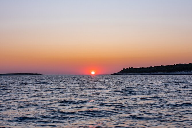3 Hours Private Wine and Sunset Tour - Snorkeling with a marine biologist