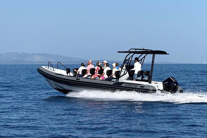 3 Islands Speedboat Tour: Golden Horn, Blue Lagoon & Jelsa Town - The advertised title and the confirmed route