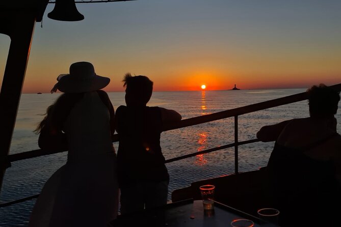 3hours all inclusive Sunset&Dolphin Tour from Medulin on Sandra - Comfort, space, and practical details