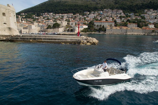 4h trip from Dubrovnik to the Elafiti islands with Quicksilver 675 boat - Caves and quiet swimming stops