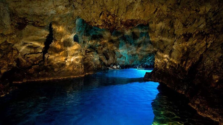 Adriatic Adventure: Blue Cave & 6 Islands Speedboat Escape - Komiža, the relaxed fishing town on Vis