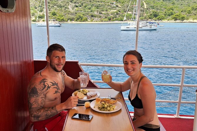 All-Inclusive Blue Lagoon & 3 Island Boat Tour with Food & Drinks - St. Fumija Bay and the final swim
