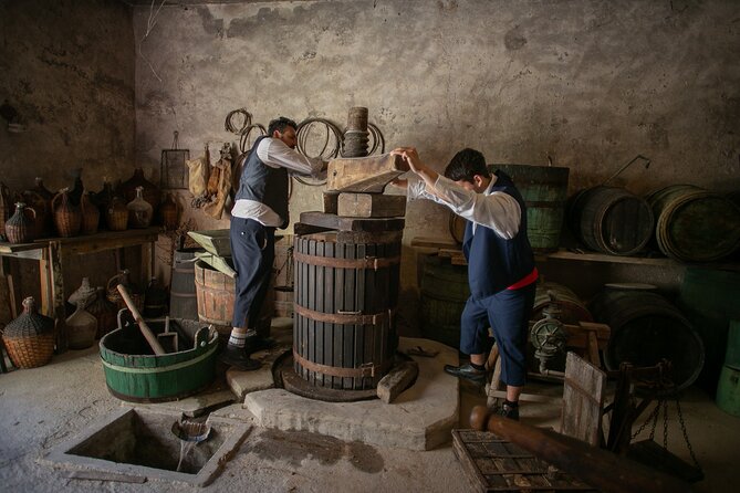 Back to the Roots - Ancient Island Interactive Experience - Tasting the farmer’s and fisherman’s lunch