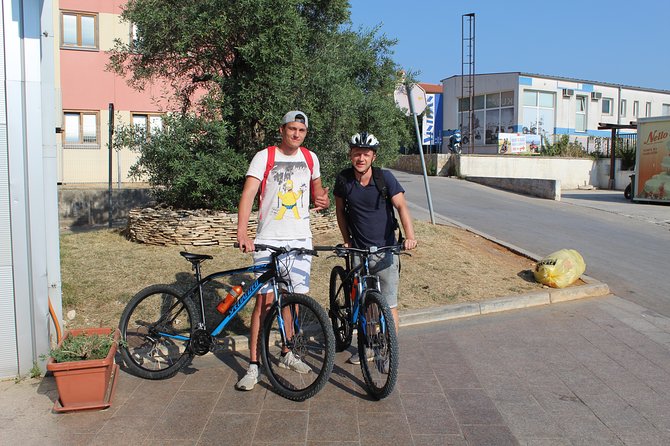 Bike Experience through Kamenjak - Safari Bar, drinks, and a well-earned swim