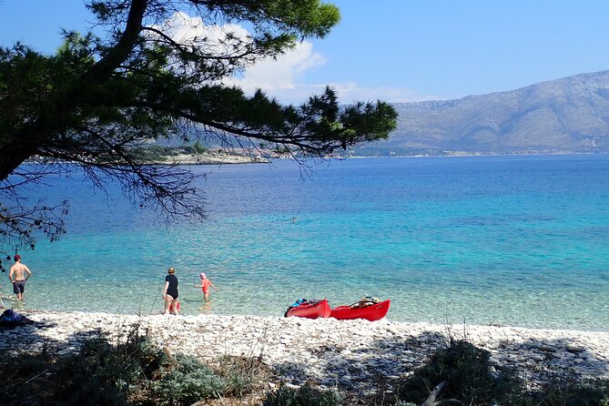 Bits of History - Half day kayak Tour with Wine delight - Beaches, swimming, and the flexible part of the day