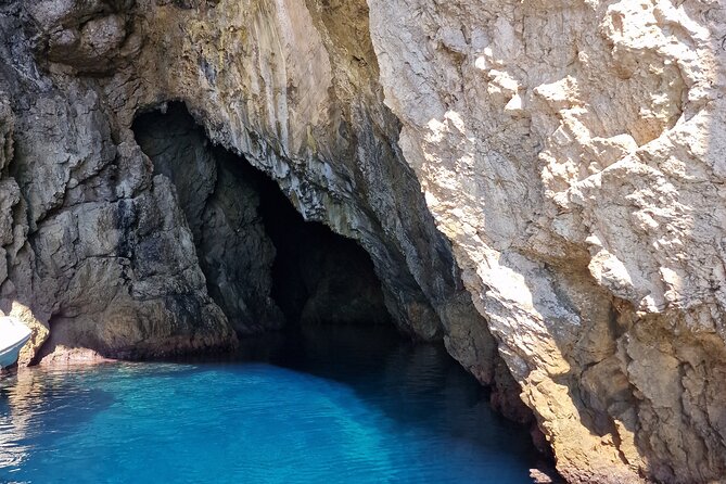 BLUE CAVE & 5 islands tour from Hvar - Guides, safety, and what to expect on board