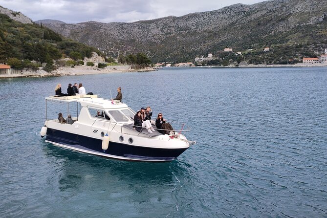 Blue Cave and caves Discovery Dubrovnik - Group Tour by Boat - Meeting in Dubrovnik and getting on the boat