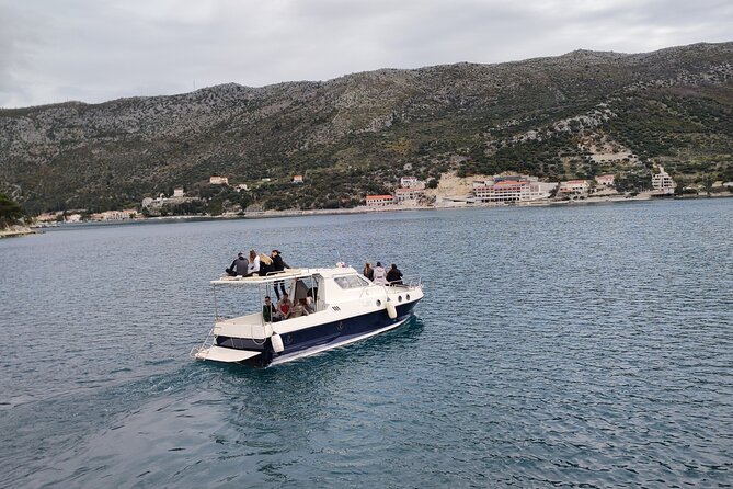 Blue Cave and caves Discovery Dubrovnik - Group Tour by Boat - Entering Dubrovnik’s Blue Cave