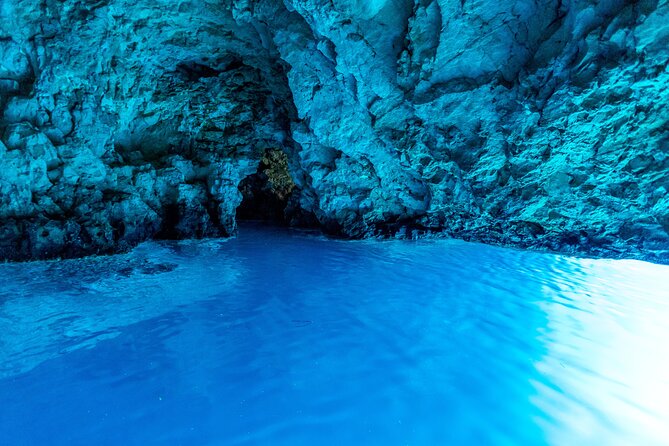 Blue Cave and Hvar 5 Islands speedboat tour | from Split&Trogir - Komiza gives Vis a human scale