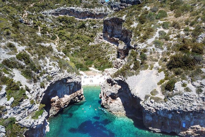 Blue Cave and Hvar Boat Tour: Small-Group from Split or Brac - Boat comfort, crew service, and onboard extras