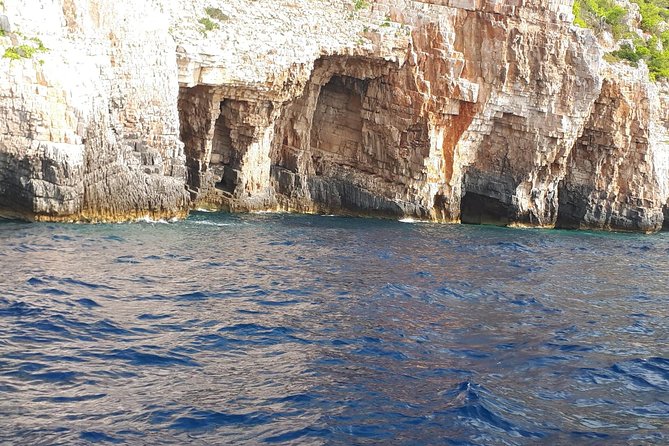 Blue Cave and Hvar island - five island tour from Split - Speed, comfort, and the small-group setup