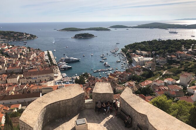 Blue Cave and Town Hvar with 5 Island Boat Tour - Starting in Bol and crossing toward Vis