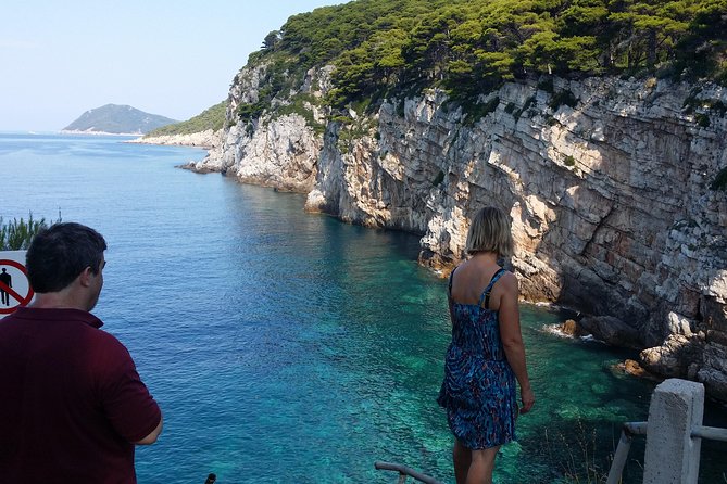 BLUE CAVE&GREEN CAVES /ŠUNJ beach Speedboat tour- WITH DRINKS - Ninety minutes at Šunj Beach