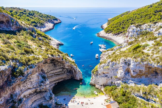 Blue Cave & Island Escape: A Unique 6-Island Adventure from Split - What the crew can add to the day