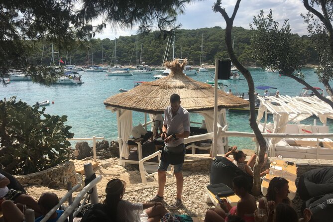 Blue cave private tour from Hvar - A private group of up to 10 people