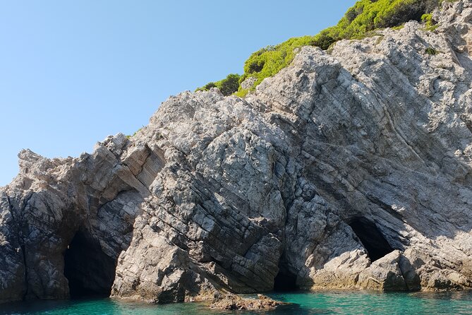 Blue cave tour - 4 caves and sandy beach - Blue Cave: Dubrovnik’s main water stop