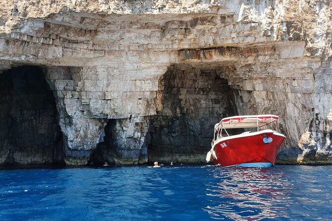 Blue Cave & Vis Island speedboat tour from Hvar - The crew makes a big difference