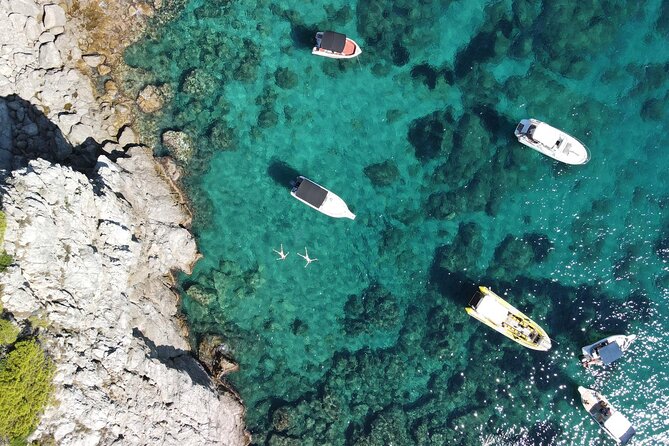Blue & Green cave,Šunj beach - with drinks small group speedboat - Drinks, lunch, and the real price value