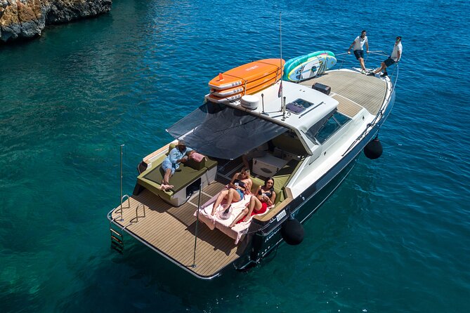 Blue & Green cave tour with yacht from town Hvar - What the Hvar yacht day is really like