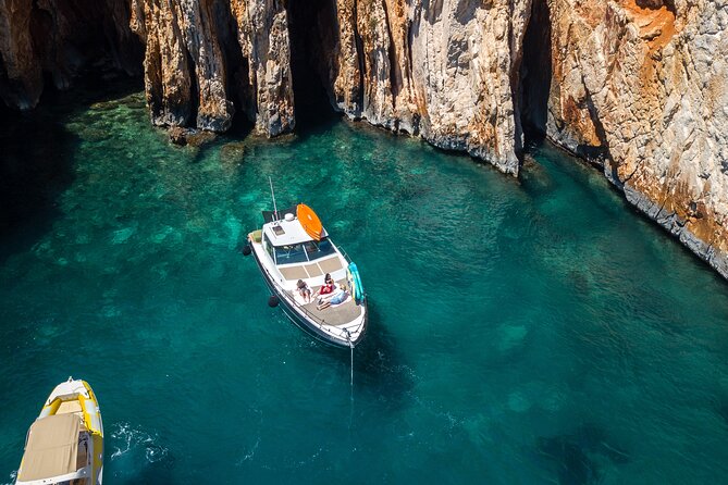 Blue & Green cave tour with yacht from town Hvar - Biševo’s Blue Cave, the tour’s main prize