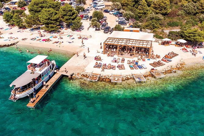 Blue Lagoon and 3 Island Boat Tour with Food and Drinks Included - Crew service and the feel of the day