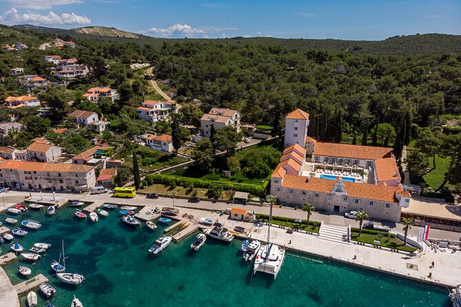 Blue Lagoon and Šolta Island Private Speedboat Tour - Stomorska: fishing harbor and lunch with a local feel