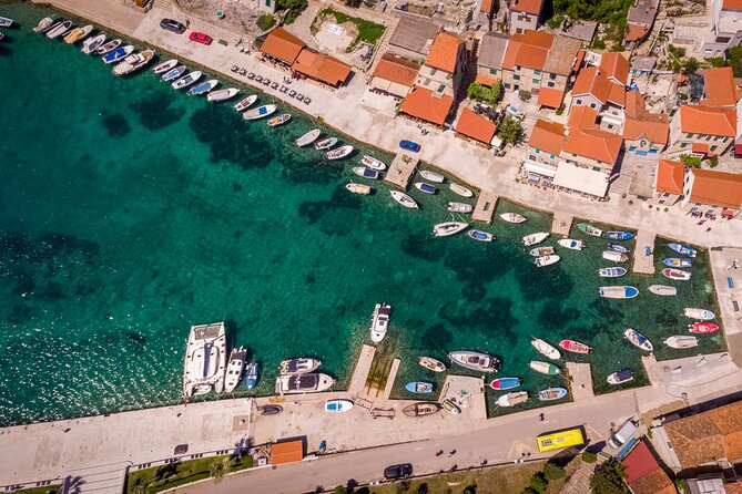 Blue Lagoon and Šolta Island Private Speedboat Tour - The skippers make the private format worthwhile