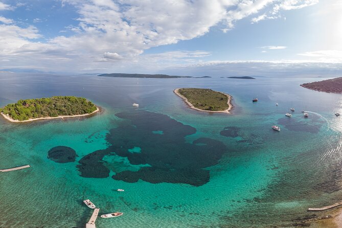 Blue Lagoon and Šolta Island Private Speedboat Tour - Maslinica: a welcome hour off the boat