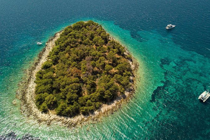Blue Lagoon & Maslinica half day tour from Trogir - Leaving Trogir for Veliki Drvenik