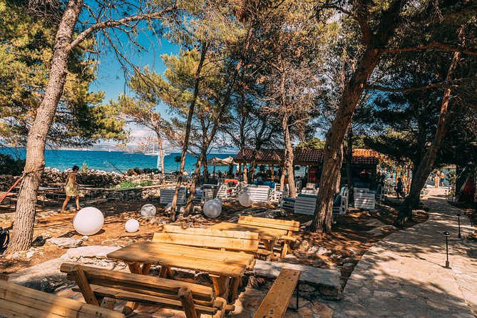 Blue Lagoon Private Tour from Trogir - LUNCH IN THE RESTAURANT INCLUDED - Crew service and the real feel of the day