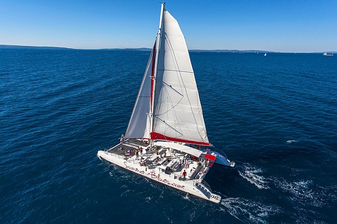 Blue Lagoon, Trogir & Čiovo catamaran tour with Food and Drinks - Trogir: 90 minutes for a historic change of pace