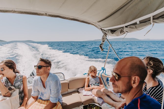 Blue Lagoon & Wine tasting - 3 islands tour - Milna on Brač: wine and a local story