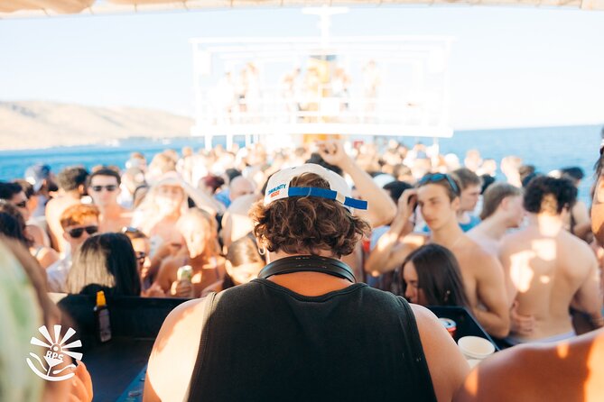 Boat Party Split - Boarding a party boat for up to 180 people