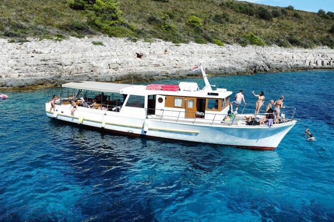 Boat Tour at Delfina Hvar - What you eat and drink onboard