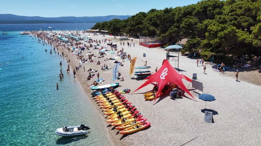 Bol: Zlatni Rat Beach Kayak Tour with Snorkeling - Paddling along the coastline