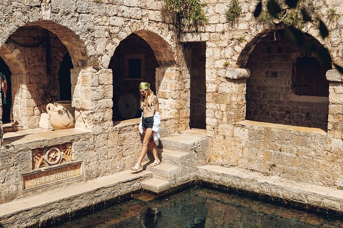 Brac, Hvar, & Solta Day Trip: Snorkeling, Wine & Lunch from Split - Lunch at a fisherman’s bay