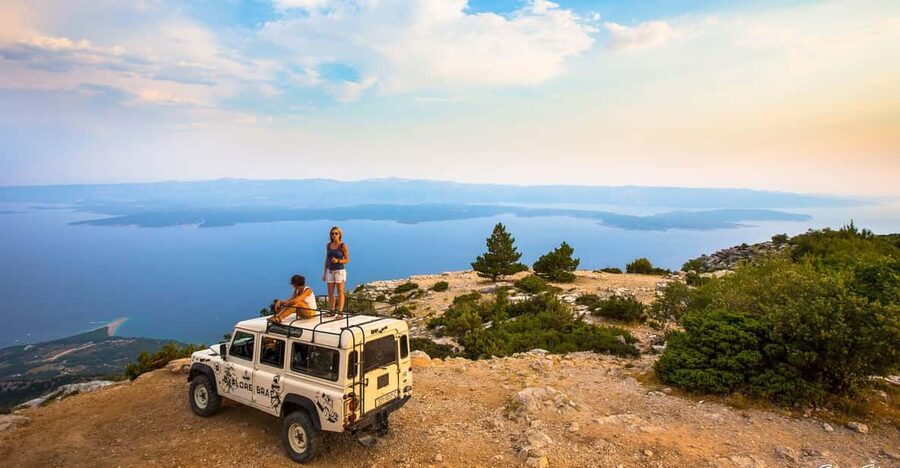 Brač: Island Exploration Tour by Four-Wheel Drive Jeep - Lunch above Milna is more than a standard tour meal