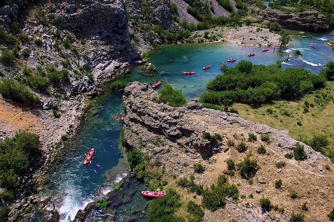 Canoe safari / rafting on river Zrmanja - Entering the Zrmanja Canyon near Kaštel Žegarski