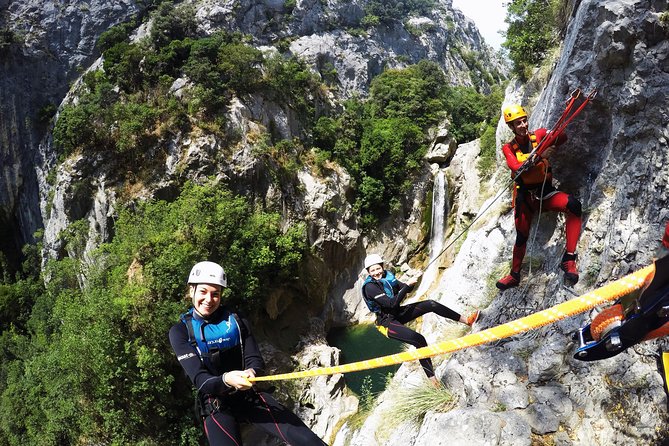 Canyoning advanced on Cetina river from Omiš - From Omiš to Zadvarje and the Cetina canyon