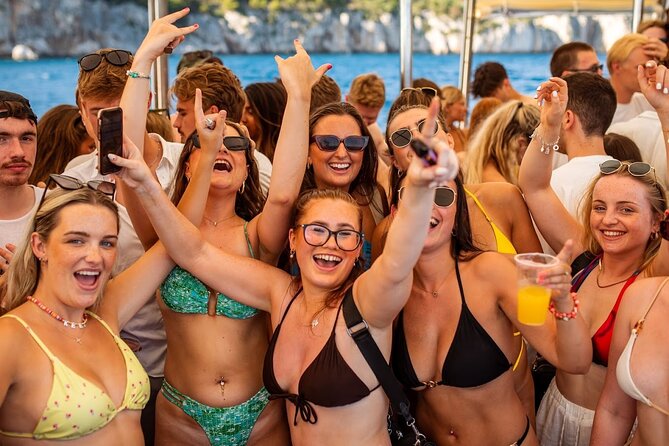 Captain’s Boat Party Split–Blue Lagoon Swim Stop + Free Shots &DJ - Key points at a glance