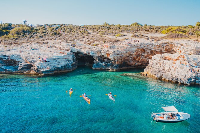 Cave Adventure near Pula by Kayak - The return route and Šekovac islet
