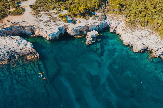 Cave Adventure near Pula by Kayak - The first hour on the water