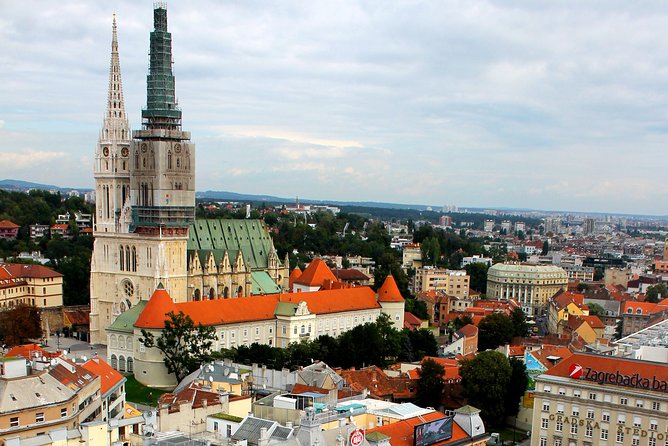Coffee pleasure walking tour - Starting beside the horse statue in Zagreb