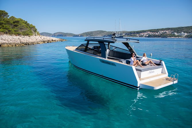 Colnago 45 - Luxury Private Speedboat Tours - Swimming and snorkeling among the Pakleni Islands