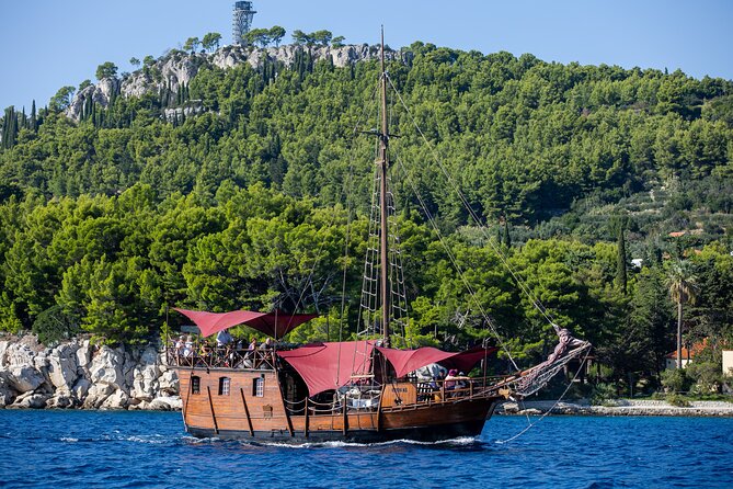 Columbo's Pirate Ship "Santa Maria" - Split Panoramic & Sunset Tour - Key things to know before boarding