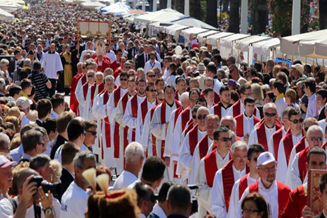 Controversies behind Split and Croatia-Anthropologist guide - Riva and the public life of Split