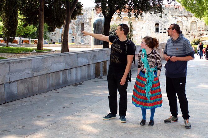 Dark tour of Split - Starting at 4 Coffee and entering the palace