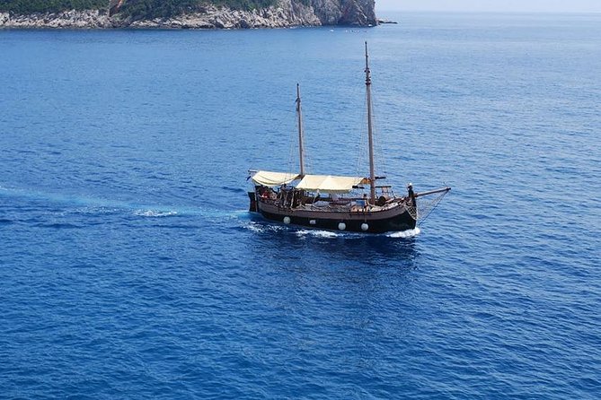 Day Cruise in the Elafiti Islands from Dubrovnik - The boat ride across the Adriatic
