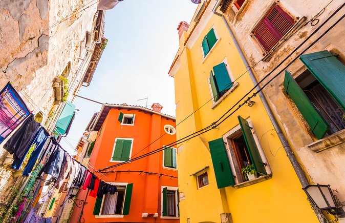 Day trip to Rovinj and Poreč with lunch from Pula and Medulin - Bale, the quiet opening stop