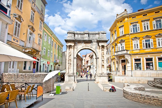 Day trip to Rovinj and Pula with lunch from Poreč - Entering Pula’s Roman amphitheater